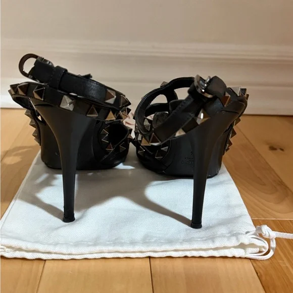 Valentino Garavani Black Studded Heels - Picture 3 of 5